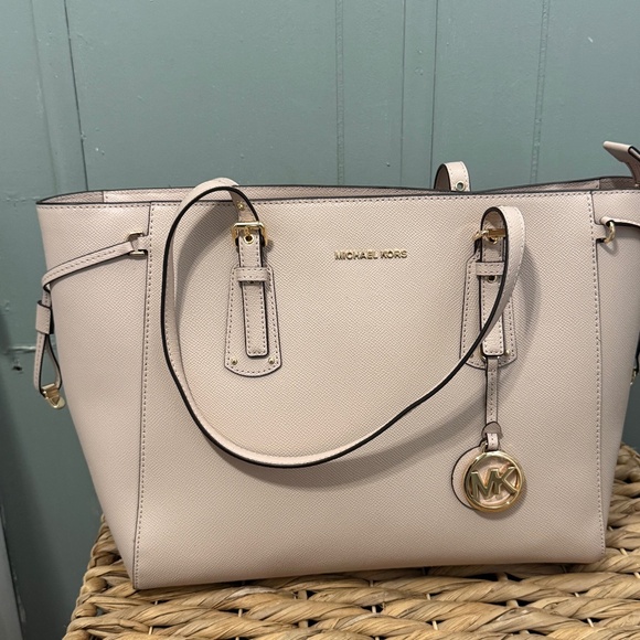 Brand new Mk bag - Picture 1 of 4